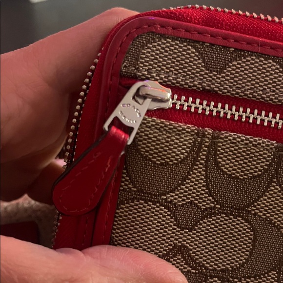 COACH Signature Medium Wallet-NEW W/OUT TAGS-6 X 4” - Picture 9 of 9